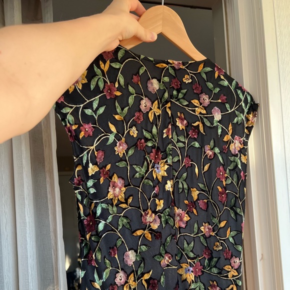 VINTAGE DRESS with velvet flowers - Picture 5 of 8